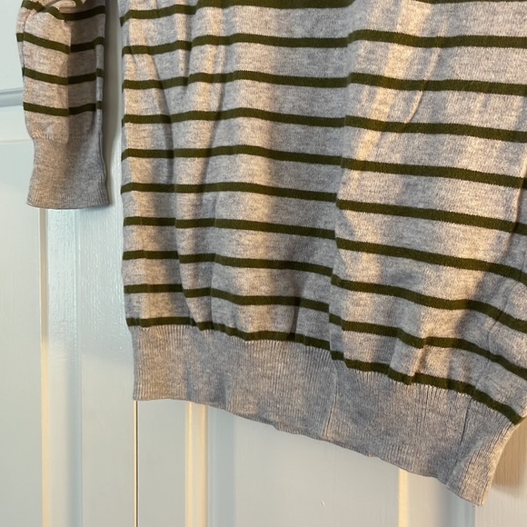 Striped sweater - Picture 4 of 4